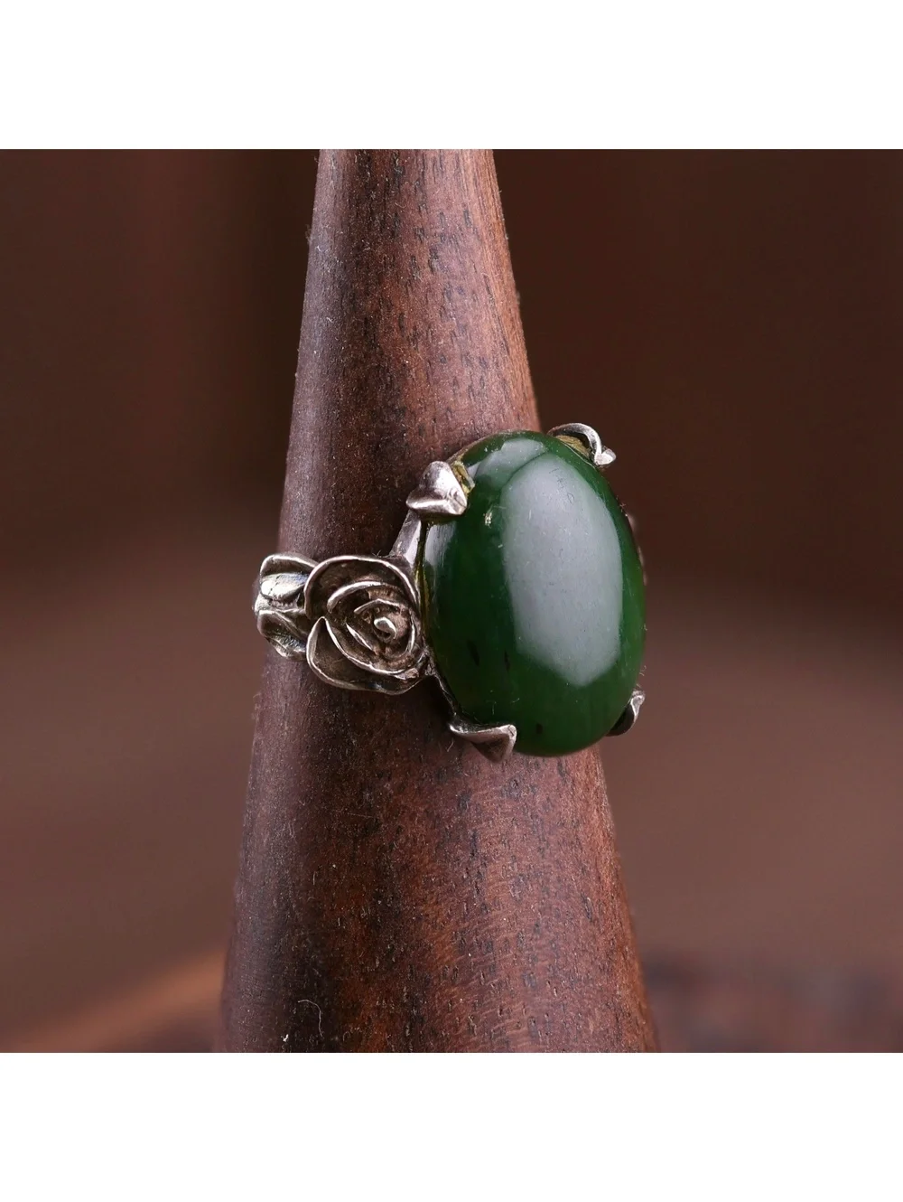 Vintage Artisan Studio Sterling Sculpted Roses Green Nephrite Cabochon Ring